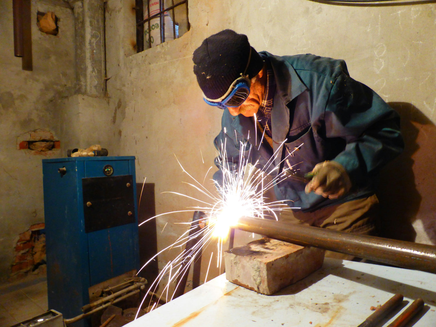 Industry-worker-working